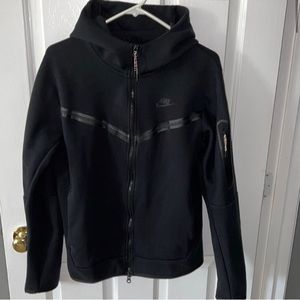 Nike Tech Fleece (NEW!)